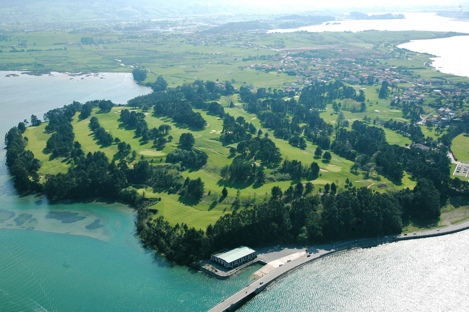 Vista de otro hoyo de Real Golf de Pedreña