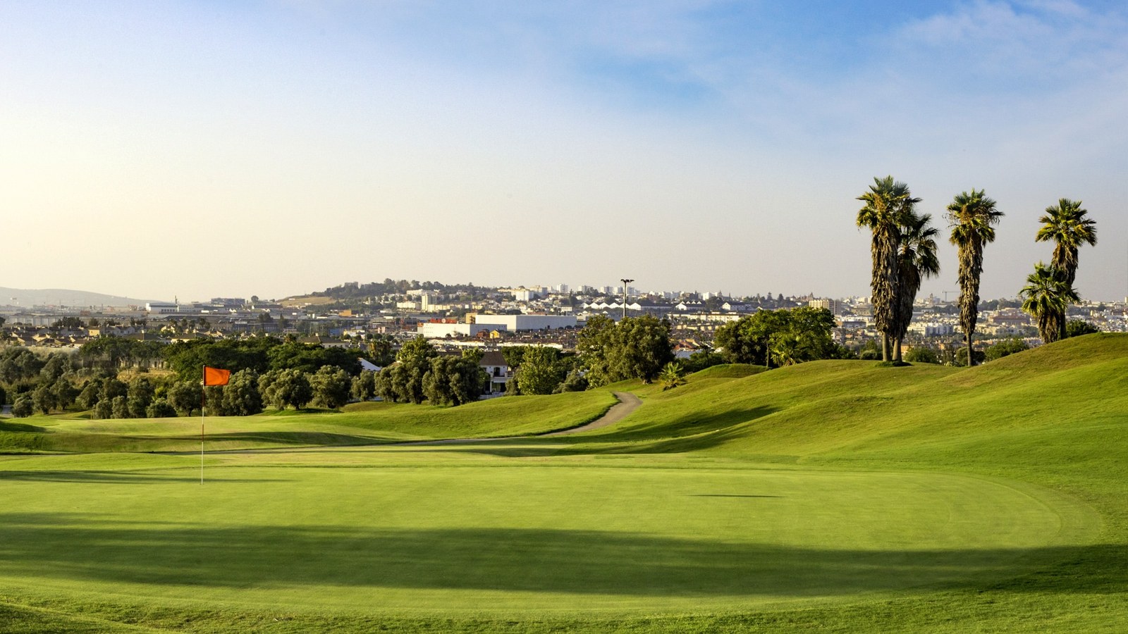 Vista de otro hoyo de Sherry Golf Jerez