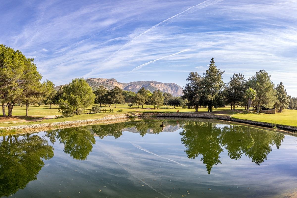Vista de otro hoyo de La Sella Golf